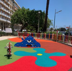 Zona de juegos infantiles en JJ Dómine